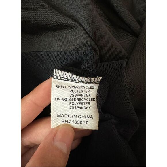 Black off the shoulders top - Picture 4 of 7